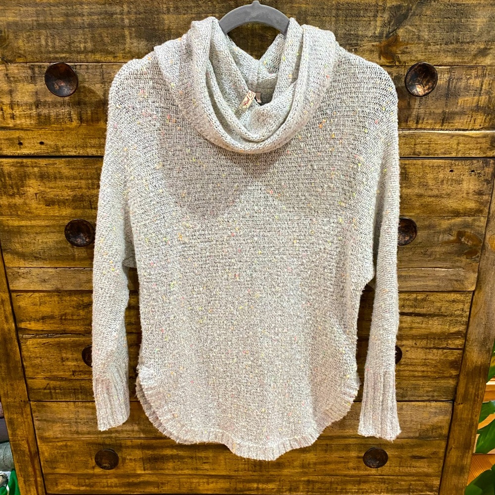 Red‎ Camel Sweater